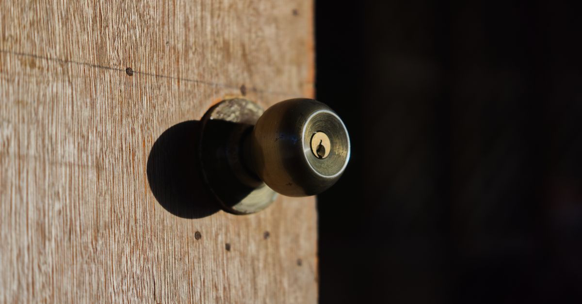 locksmith service technician — Kingsbridge Locksmith